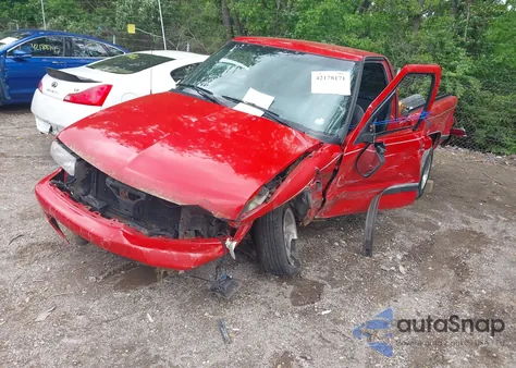 2000 Chevrolet S-10 Ls z USA, uszkodzony, nr VIN 1GCCS14W2YK227573